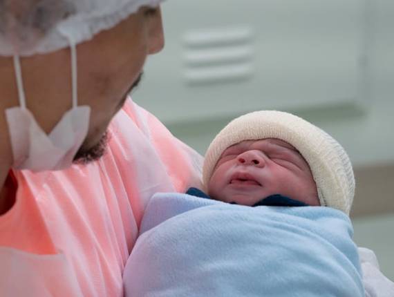 Parto Cesárea de Nascimento Bernardo