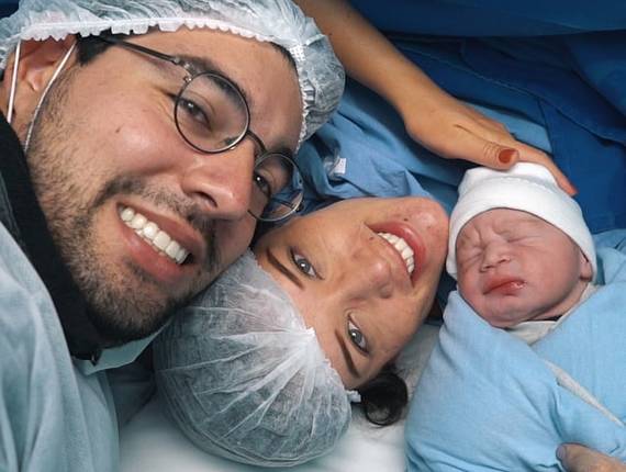 Parto Cesárea de Nascimento Theo