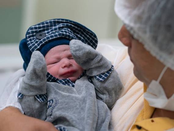 Parto Cesárea de Nascimento Enzo