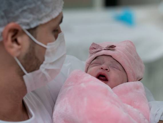 Parto Cesárea de Nascimento Lara