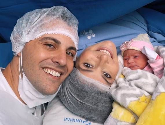 Parto Cesárea de Nascimento Júlia