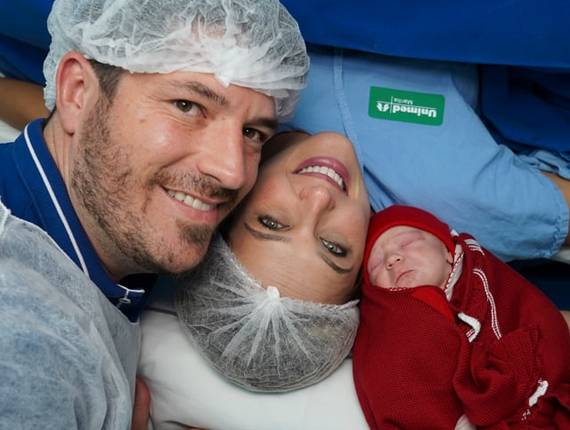 Parto Cesárea de Nascimento Isabela