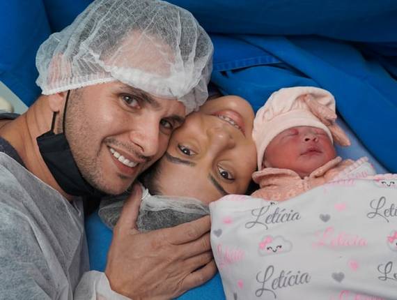 Parto Cesárea de Nascimento Letícia