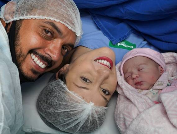 Parto Cesárea de Nascimento Isis