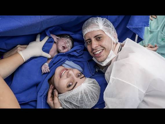 Parto Cesárea de Nascimento Alice