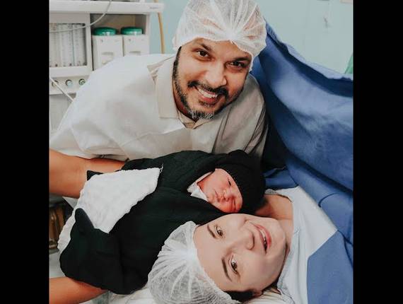 Parto Cesárea de Nascimento Leonardo