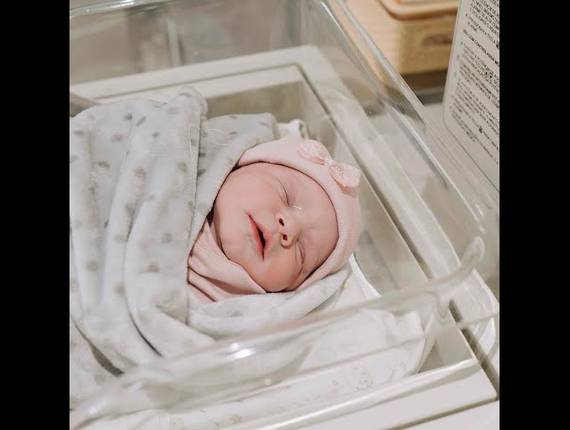 Parto Cesárea de Nascimento Cecilia