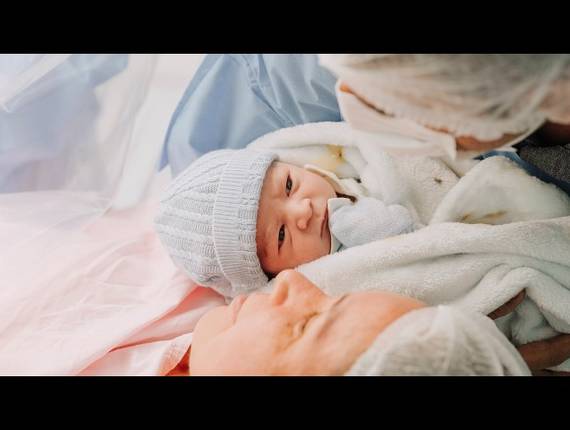 Parto Cesárea de Nascimento Heitor