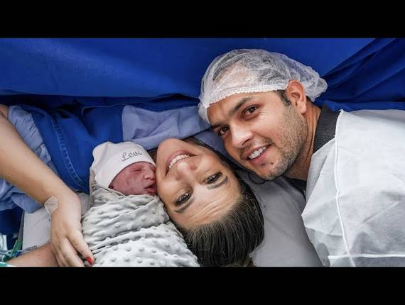 Parto Cesárea de Nascimento Levi