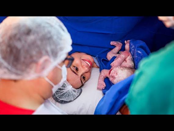 Parto Cesárea de Nascimento Hélio