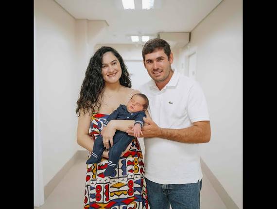 Parto Cesárea de Nascimento Ernesto