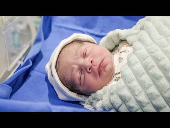 Parto Cesárea de Nascimento Arthur