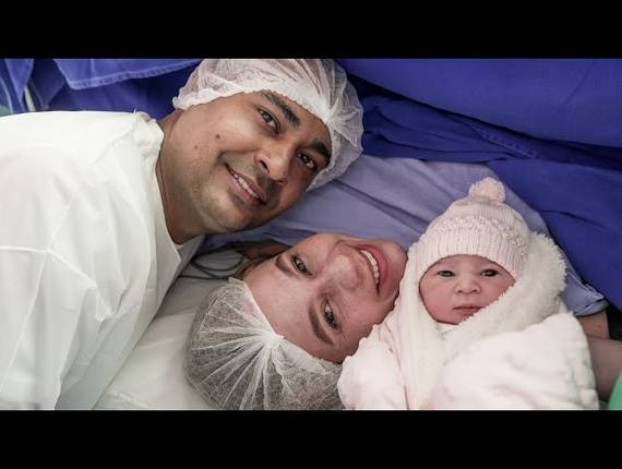 Parto Cesárea de Nascimento Elena