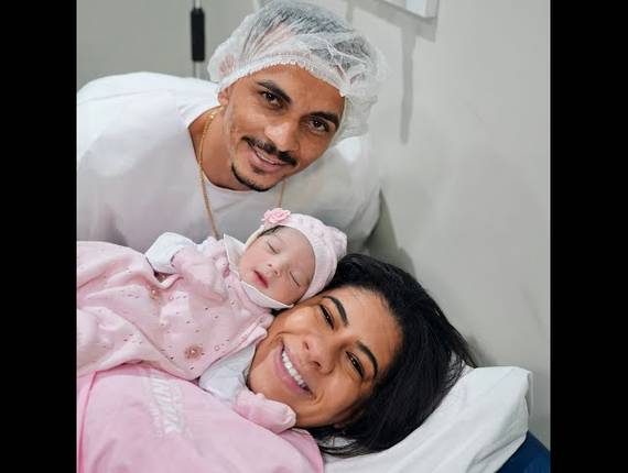 Parto Cesárea de Nascimento Elisa