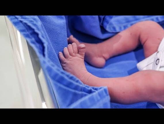 Parto Cesárea de Nascimento Maria Flor