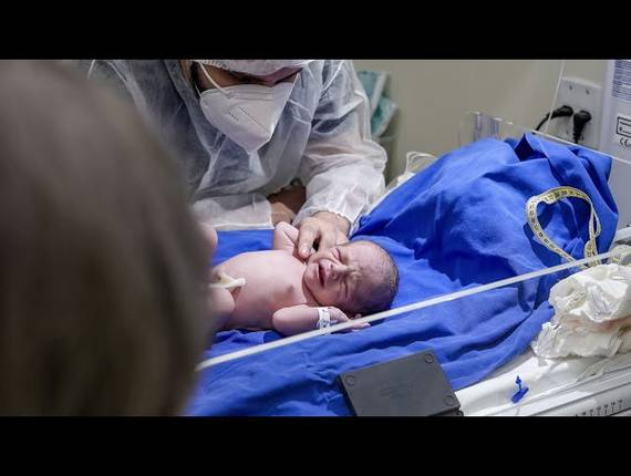 Parto Cesárea de Nascimento Enrico