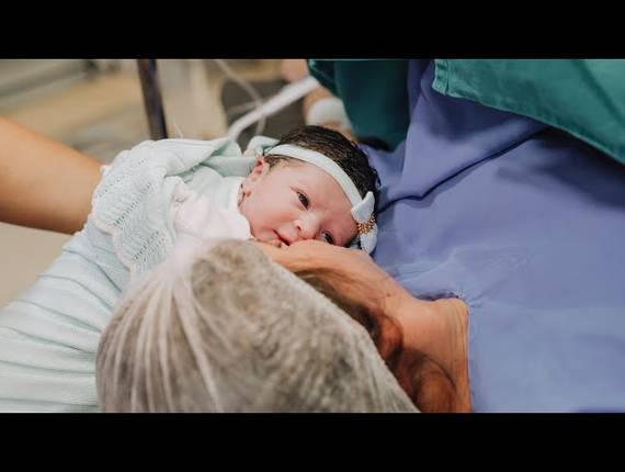 Parto Cesárea de Nascimento Flora