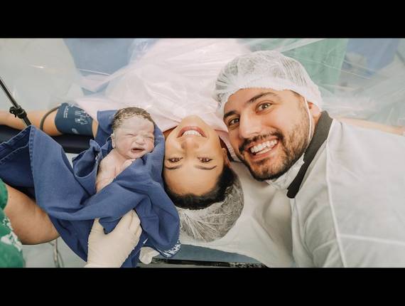 Parto Cesárea de Nascimento Antonella