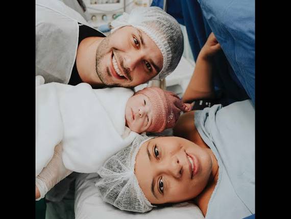 Parto Cesárea de Nascimento Laura