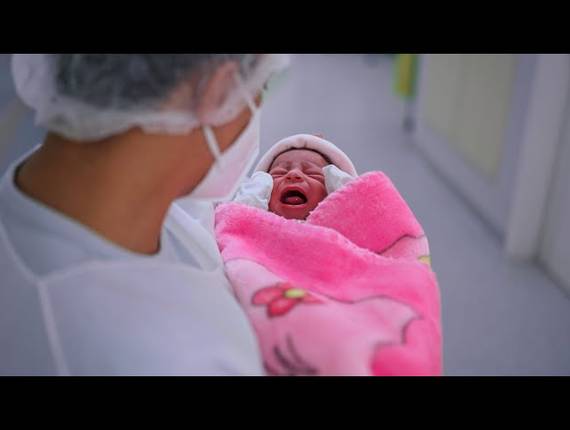 Parto Cesárea de Nascimento Luísa