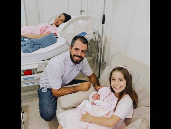 Parto Cesárea de Nascimento Alice