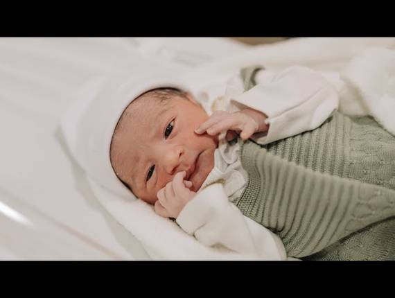 Parto Cesárea de Nascimento Theodoro