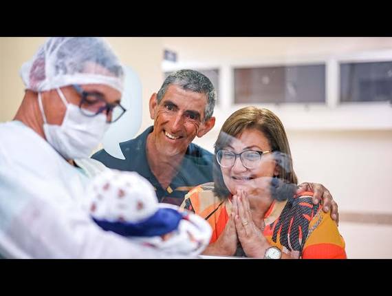 Parto Cesárea de Nascimento Enrico