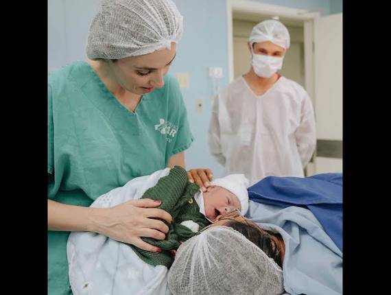 Parto Cesárea de Nascimento Miguel