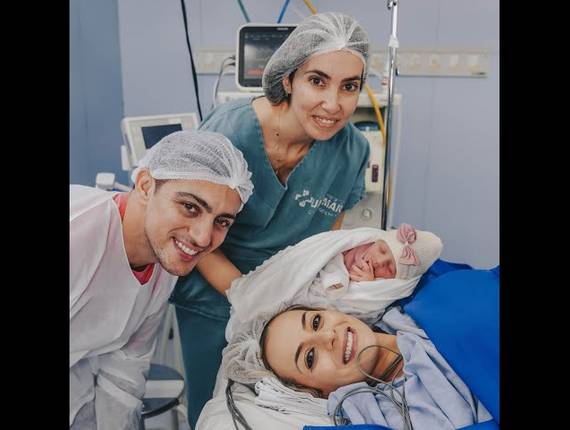 Parto Cesárea de Nascimento Manoela