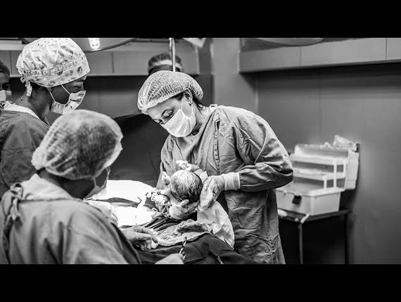 Parto Cesárea de Nascimento Lara