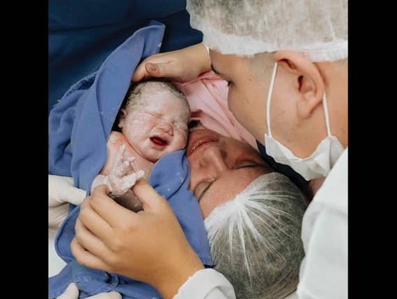 Parto Cesárea de Nascimento Caetano