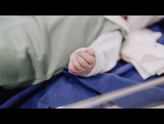 Parto Cesárea de Nascimento Ravi