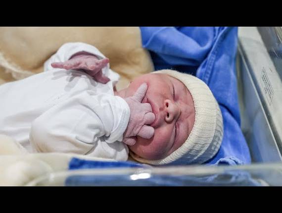 Parto Cesárea de Nascimento Henrique