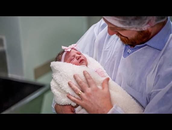 Parto Cesárea de Nascimento Antonella