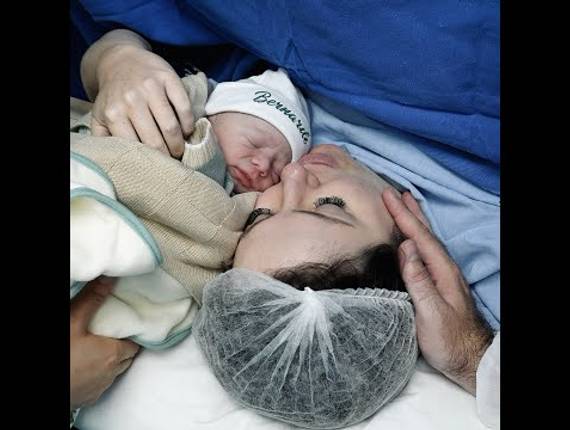 Parto Cesárea de Nascimento Bernardo