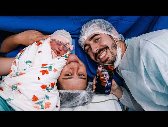 Parto Cesárea de Nascimento Laura