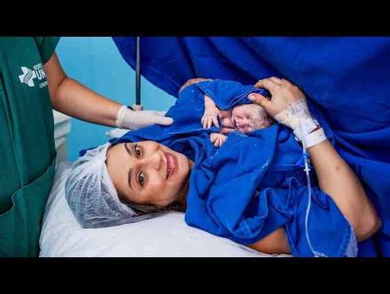 Parto Cesárea de Nascimento Liz