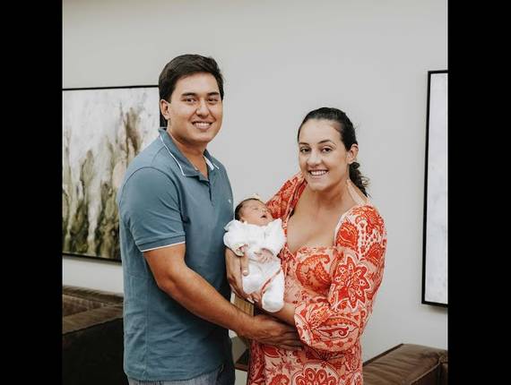 Parto Cesárea de Nascimento Cecilia