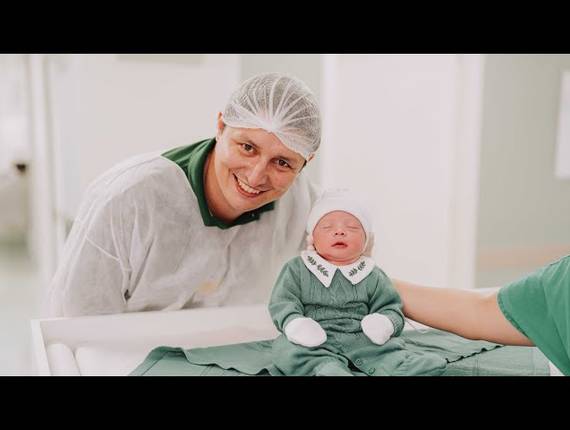 Parto Cesárea de Nascimento Bernardo