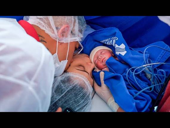 Parto Cesárea de Nascimento Yuri 