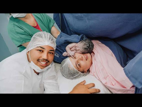 Parto Cesárea de Nascimento Yuri