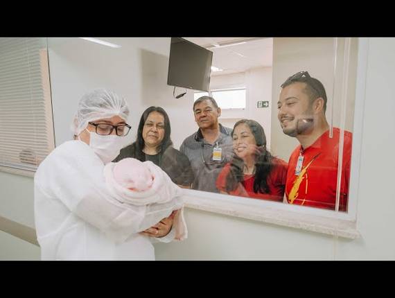 Parto Cesárea de Nascimento Alice