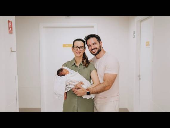 Parto Cesárea de Nascimento Lian