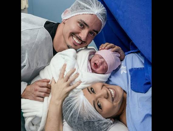 Parto Cesárea de Nascimento Olívia