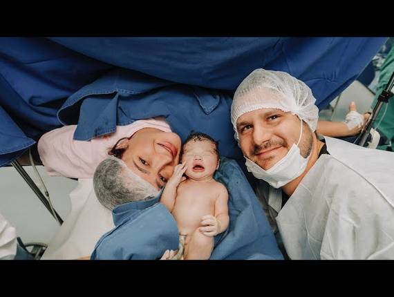 Parto Cesárea de Nascimento Olívia