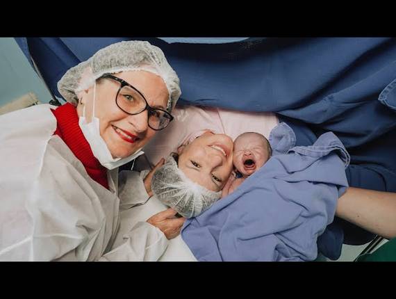 Parto Cesárea de Nascimento Leonardo