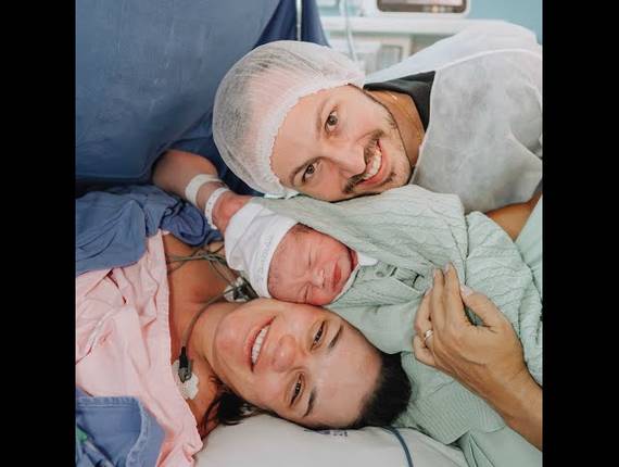 Parto Cesárea de Nascimento Thomáz