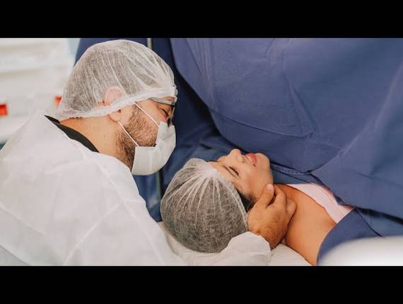 Parto Cesárea de Nascimento Júlia