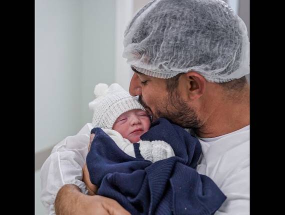 Parto Cesárea de Nascimento Arthur