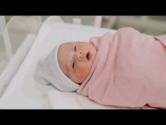 Parto Cesárea de Nascimento Isis